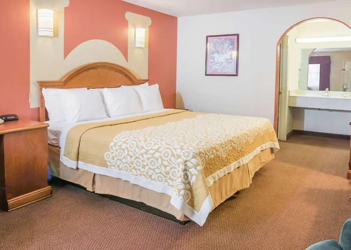 Days Inn By Wyndham Bastrop