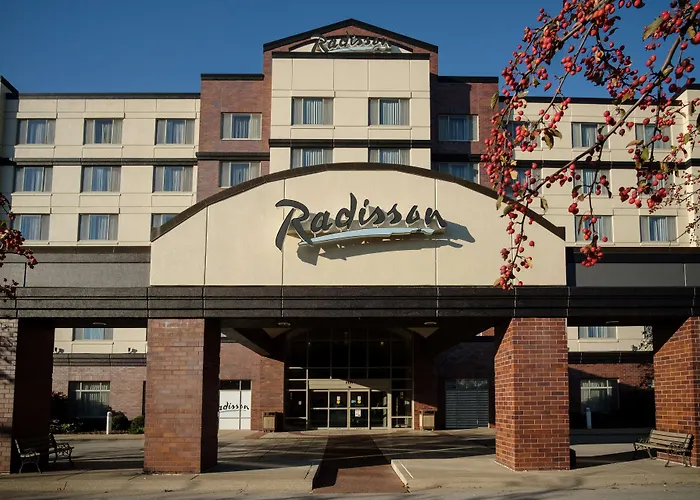 Wyndham Moline On John Deere Commons