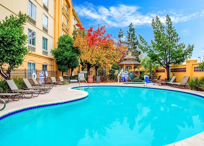 La Quinta Inn & Suites By Wyndham Fremont Silicon Valley
