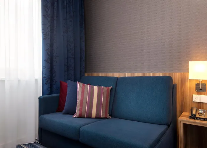 Holiday Inn Express Bremen Airport By Ihg