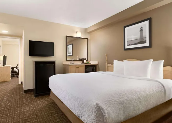Travelodge Suites By Wyndham Moncton