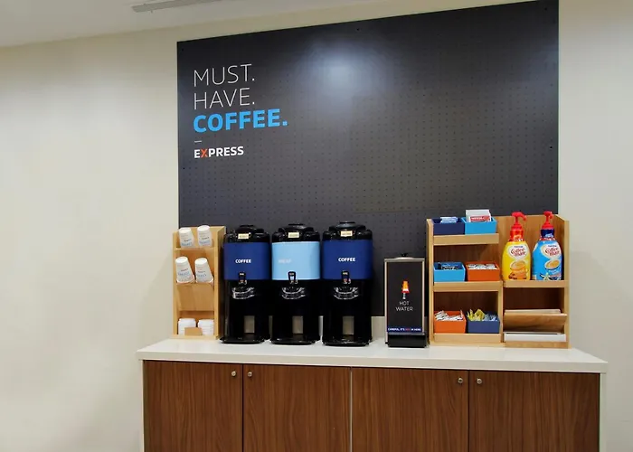 Holiday Inn Express & Suites Lincoln I - 80 By Ihg