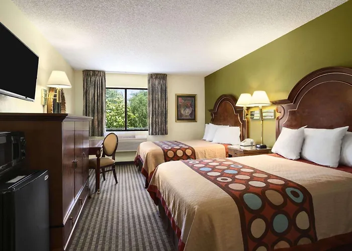 Super 8 By Wyndham Chico