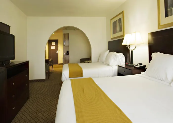 Holiday Inn Express & Suites Childress By Ihg