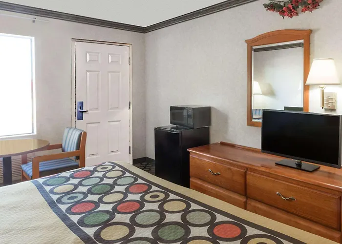 Super 8 By Wyndham Ashburn
