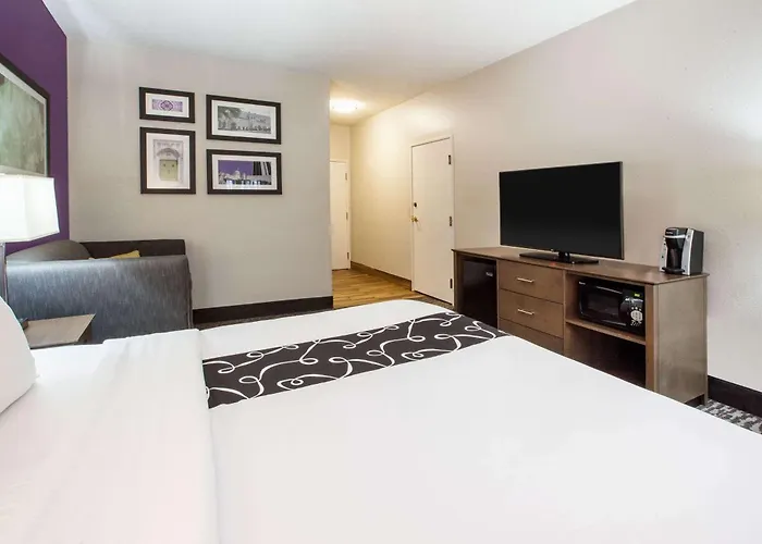 La Quinta Inn And Suites By Wyndham Elkhart