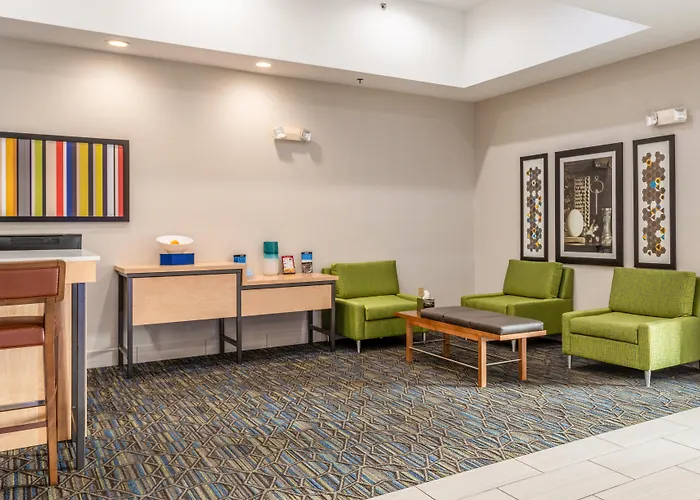 Holiday Inn Express & Suites Statesville