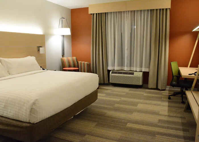Holiday Inn Express & Suites Lexington Park-California By Ihg