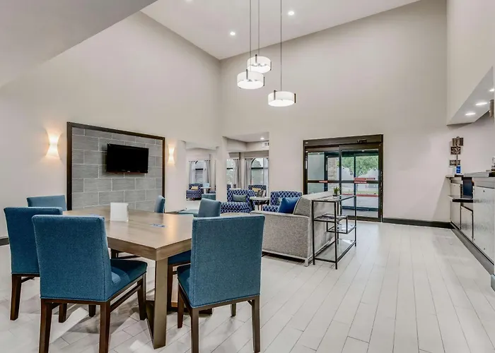 Clarion Pointe Huntsville West