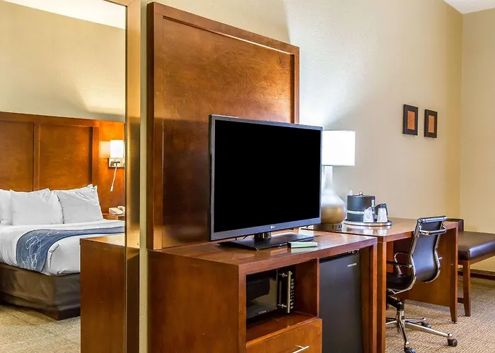 Comfort Suites Mattoon East