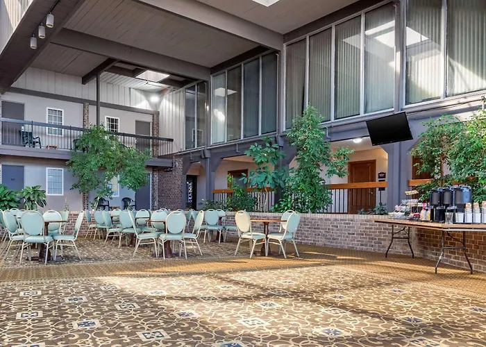 Clarion Hotel And Conference Center Harrisburg West