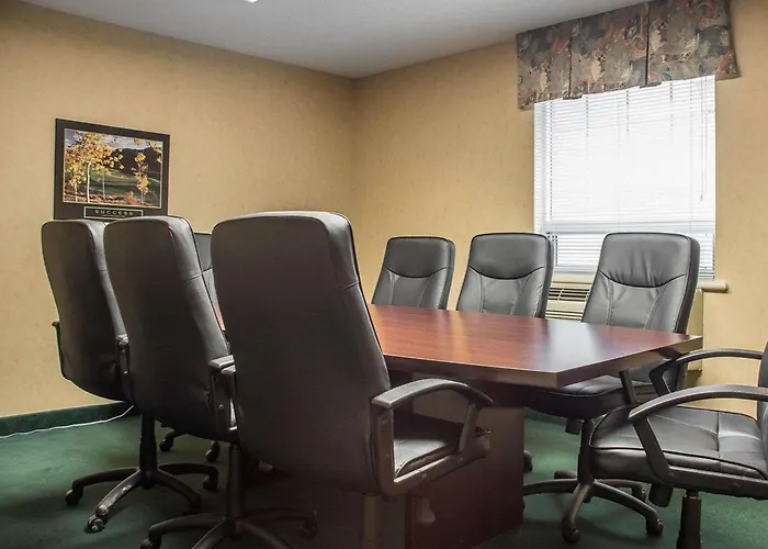 Quality Hotel & Suites Woodstock