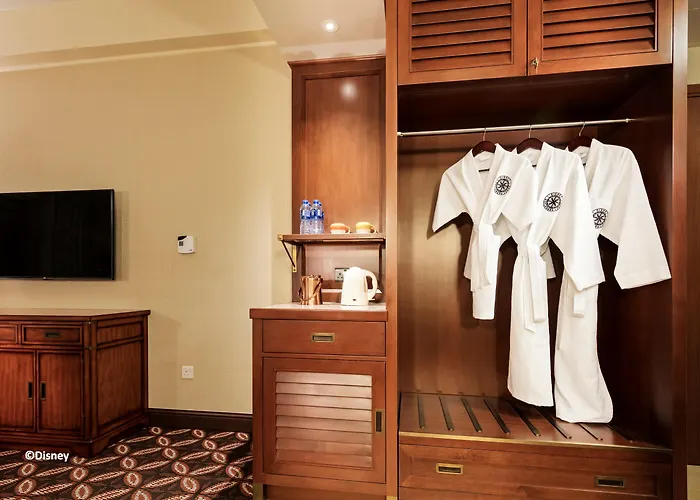 Disney Explorers Lodge