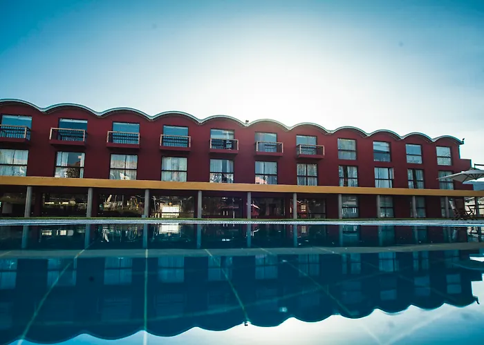 El Lago Hotel By Luoxo Characato