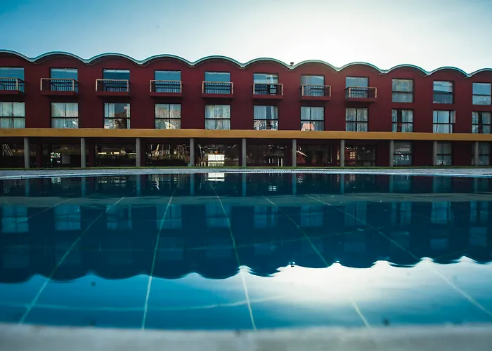 El Lago Hotel By Luoxo Characato