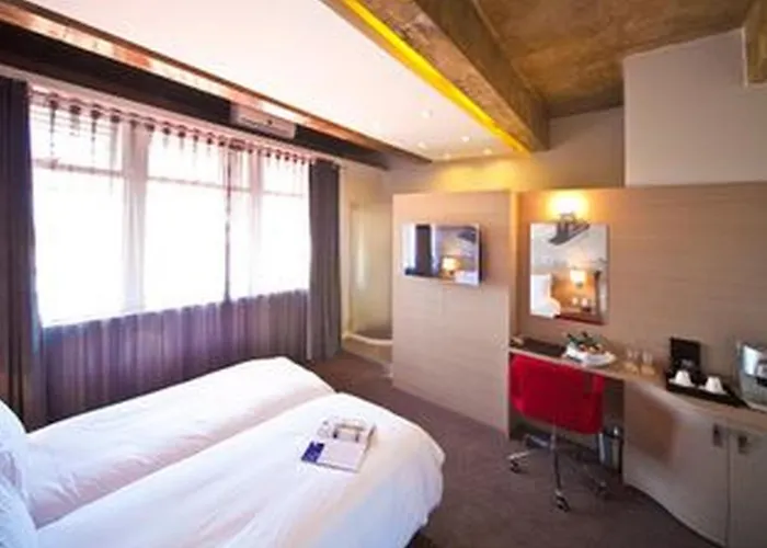 Reef Hotel