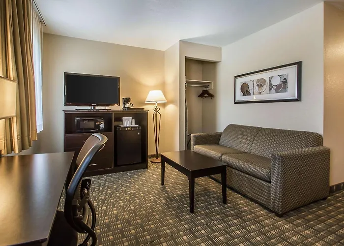 Quality Inn & Suites Decorah