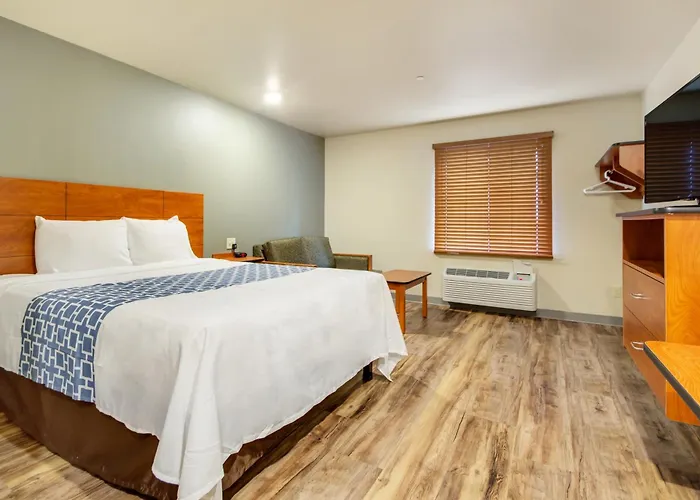 Econo Lodge Burlington I-70