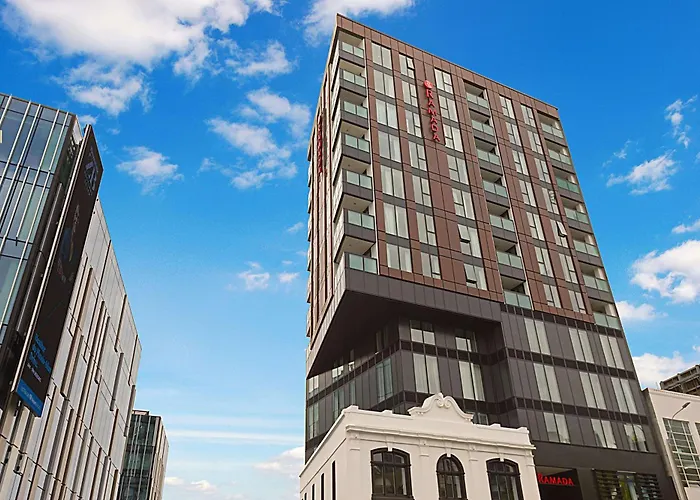 Ramada Suites By Wyndham Victoria Street West