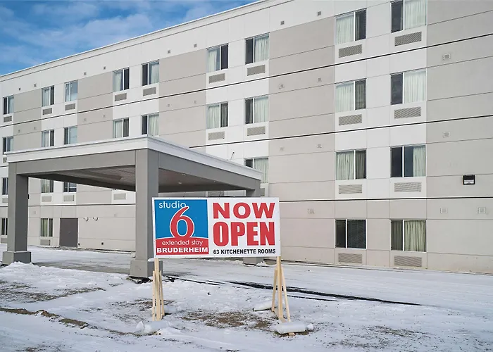 Studio 6 Bruderheim, Ab