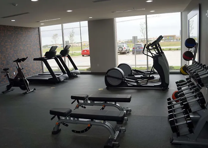 La Quinta Inn & Suites By Wyndham Dfw Airport West-Glade