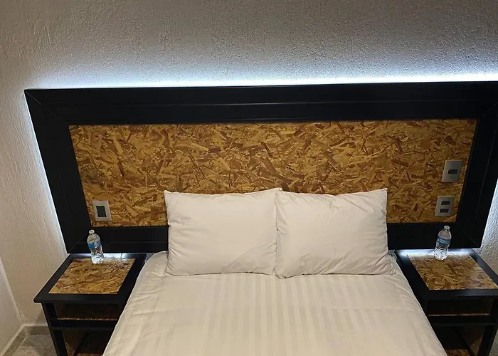 Hotel Central Piramides