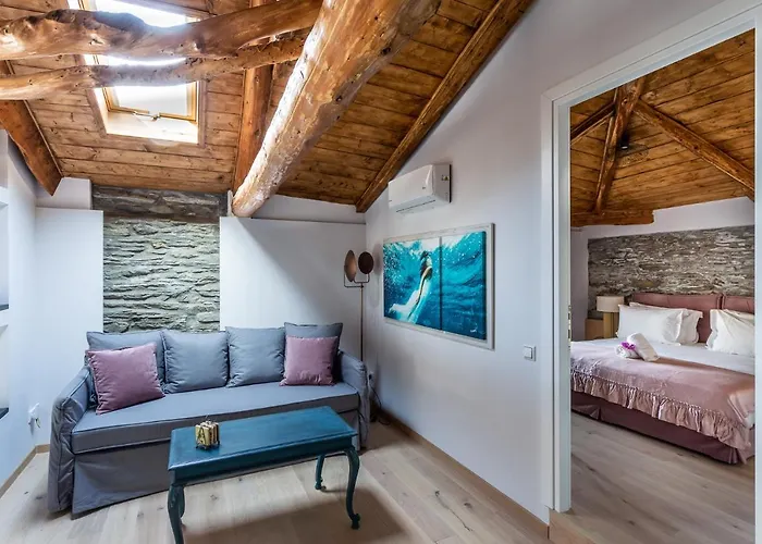 Camara Suites