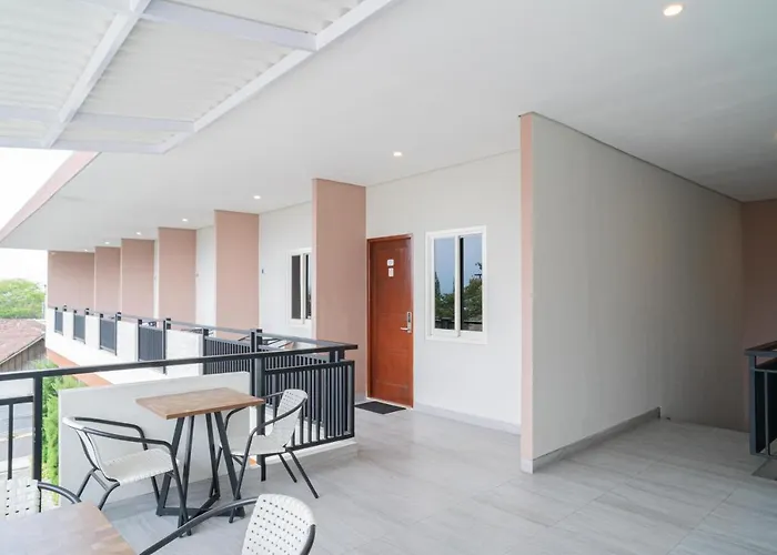 Urbanview Hotel Bubusini Batu By Reddoorz