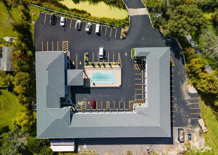 Days Inn & Suites By Wyndham Niagara Falls/Buffalo