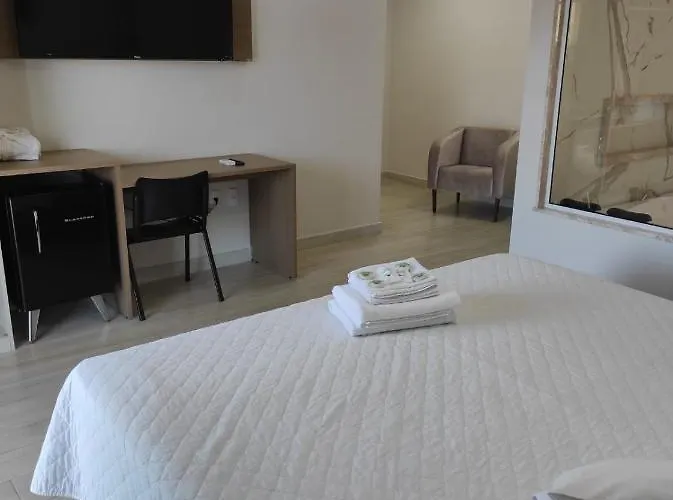 Hotel Serrano