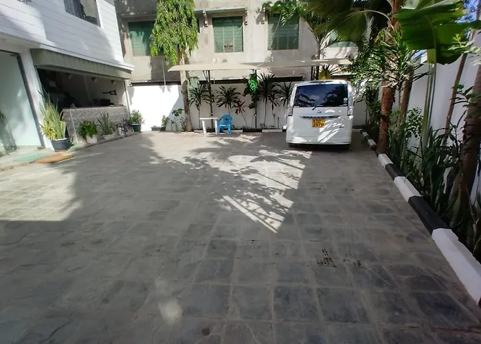 6 Park Retreat