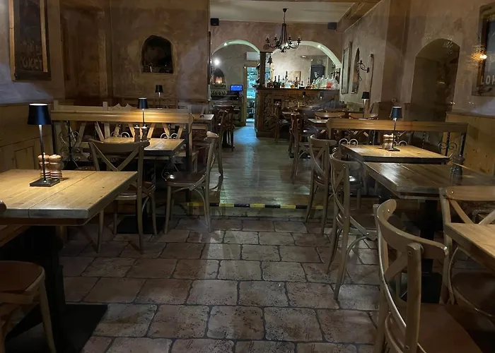Atmosfera Rooms & Restaurant