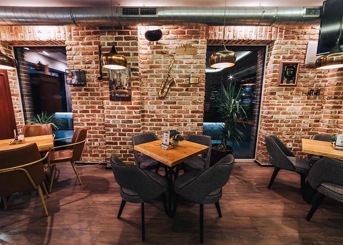 Urbanista Hotel & Bar