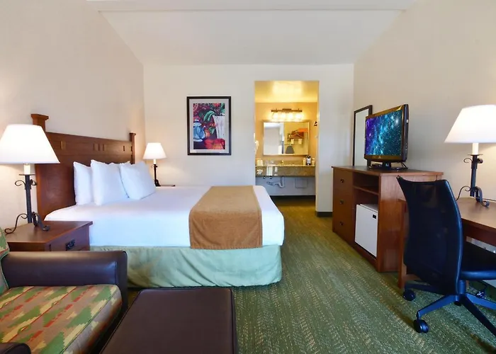Lamplighter Inn & Suites At Sdsu