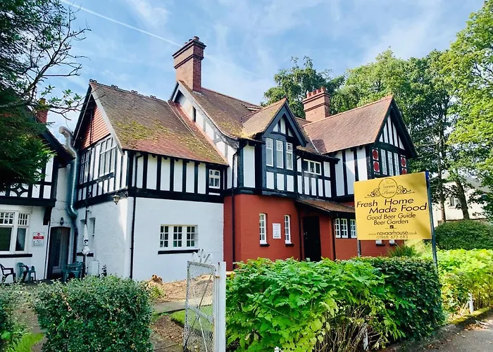 Navaar House Hotel