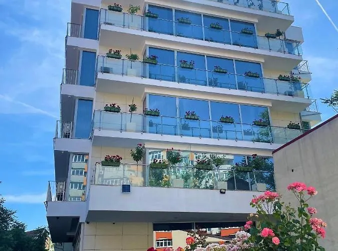 Marshal Garden Hotel