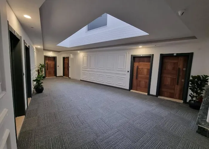 Royal Homes 502
