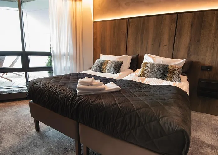 B14 Apartments & Rooms
