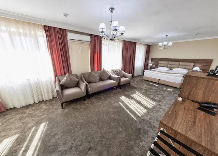Osh Grand Hotel Chavo