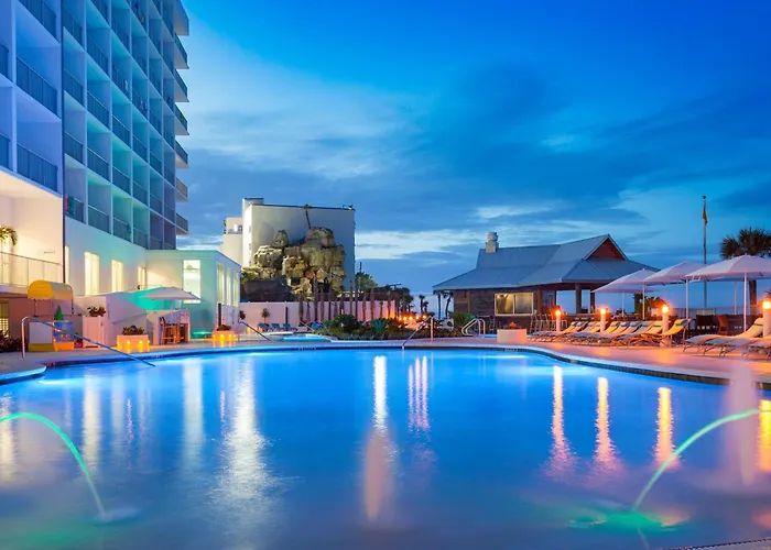 Holiday Inn Express & Suites Panama City Beach - Beachfront By Ihg