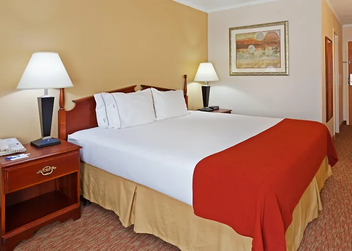 Holiday Inn Express & Suites Greensboro - I-40 Atwendover By Ihg