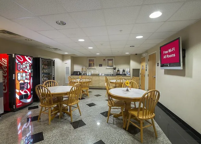 Red Roof Inn & Suites Philadelphia - Bellmawr