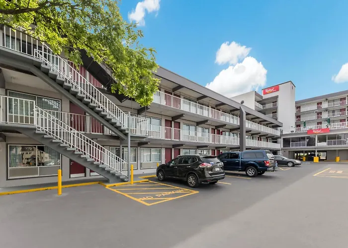 Red Roof Inn Plus & Suites Virginia Beach - Seaside