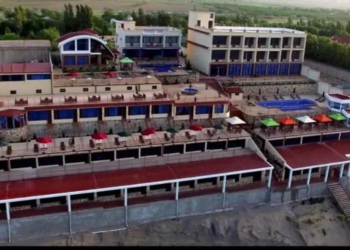Firuz Plaza