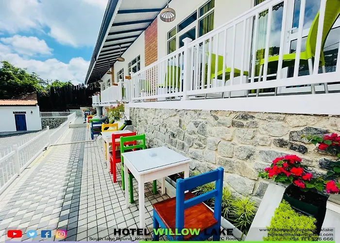 Hotel Willow Lake