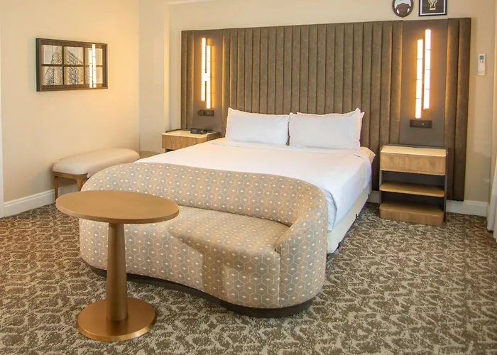 Hotel Flor Tampa Downtown, Tapestry Collection By Hilton