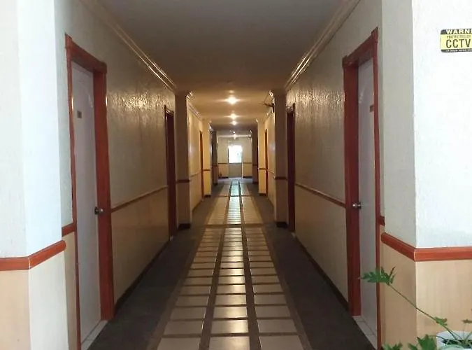 Mactan Airport Hilltop Hotel