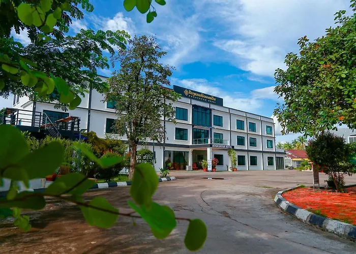 Bouasavan Hotel And Garden