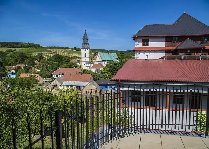 Hotel Kaskada - Resort Hotel Kurdejov & Art Wine Hall