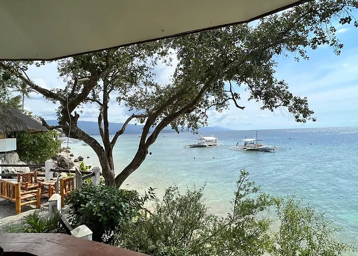 Pescador View Beachfront And Extension By The Ocean Hostels & Restaurant Moalboal